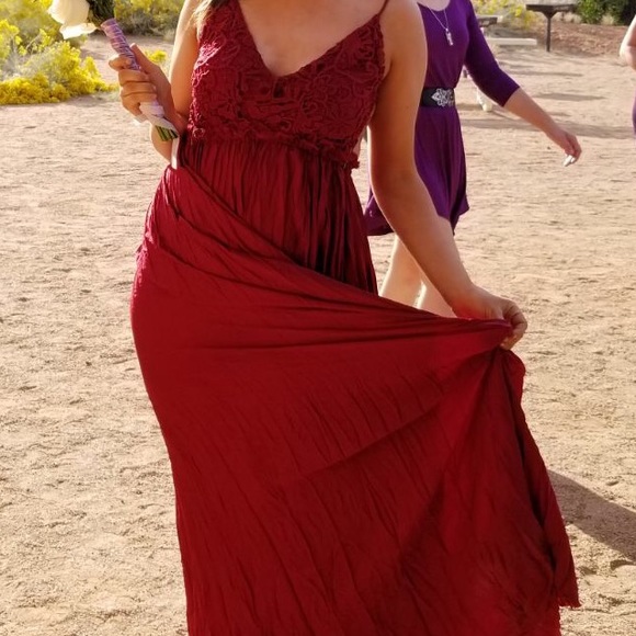 Open back, burgundy, Lulu’s maxi dress - Picture 1 of 6